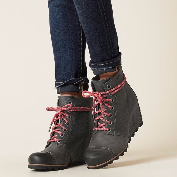 gray sorel wedge